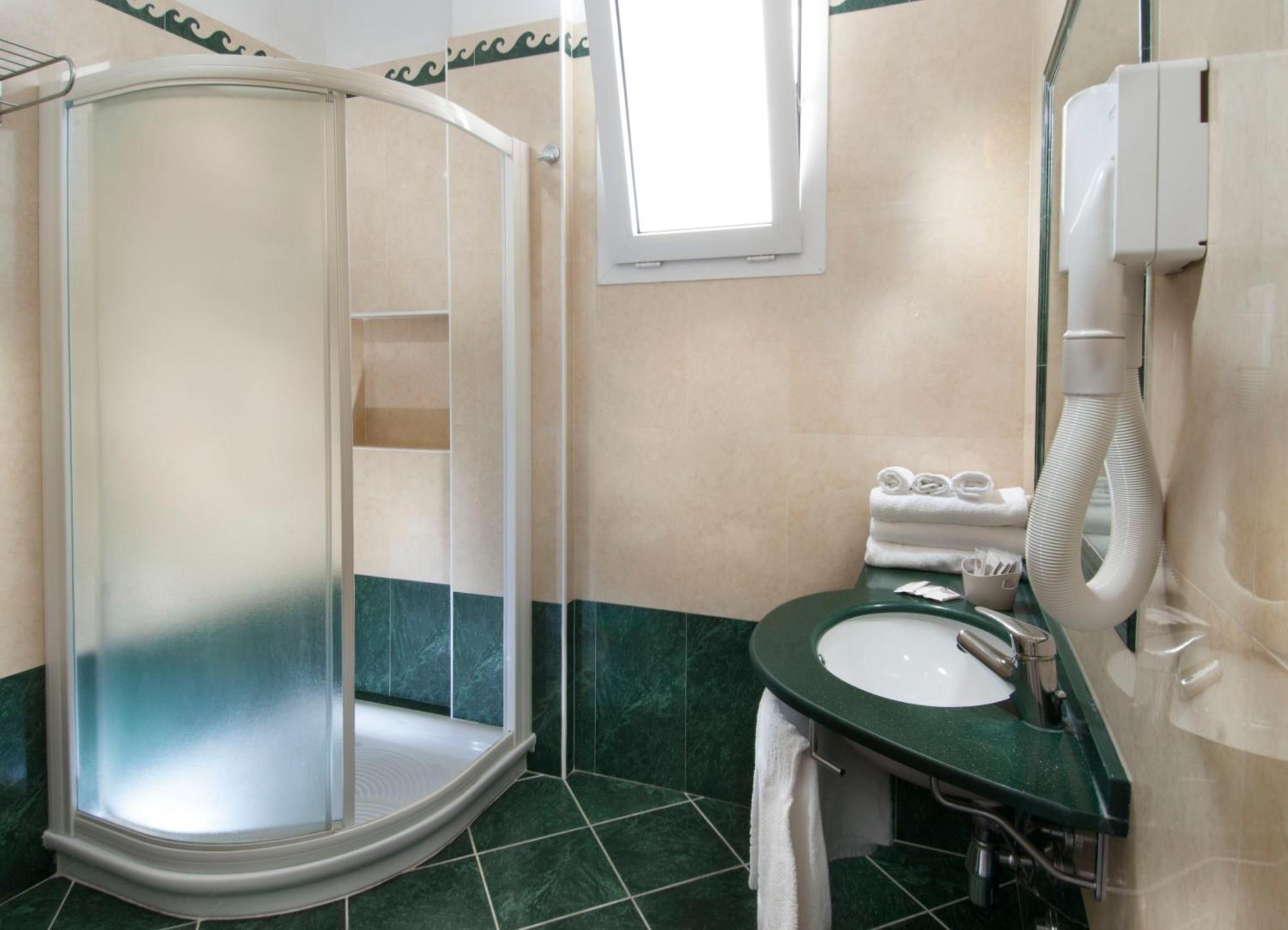 Hotel Bellevue Κατόλικα Εξωτερικό φωτογραφία